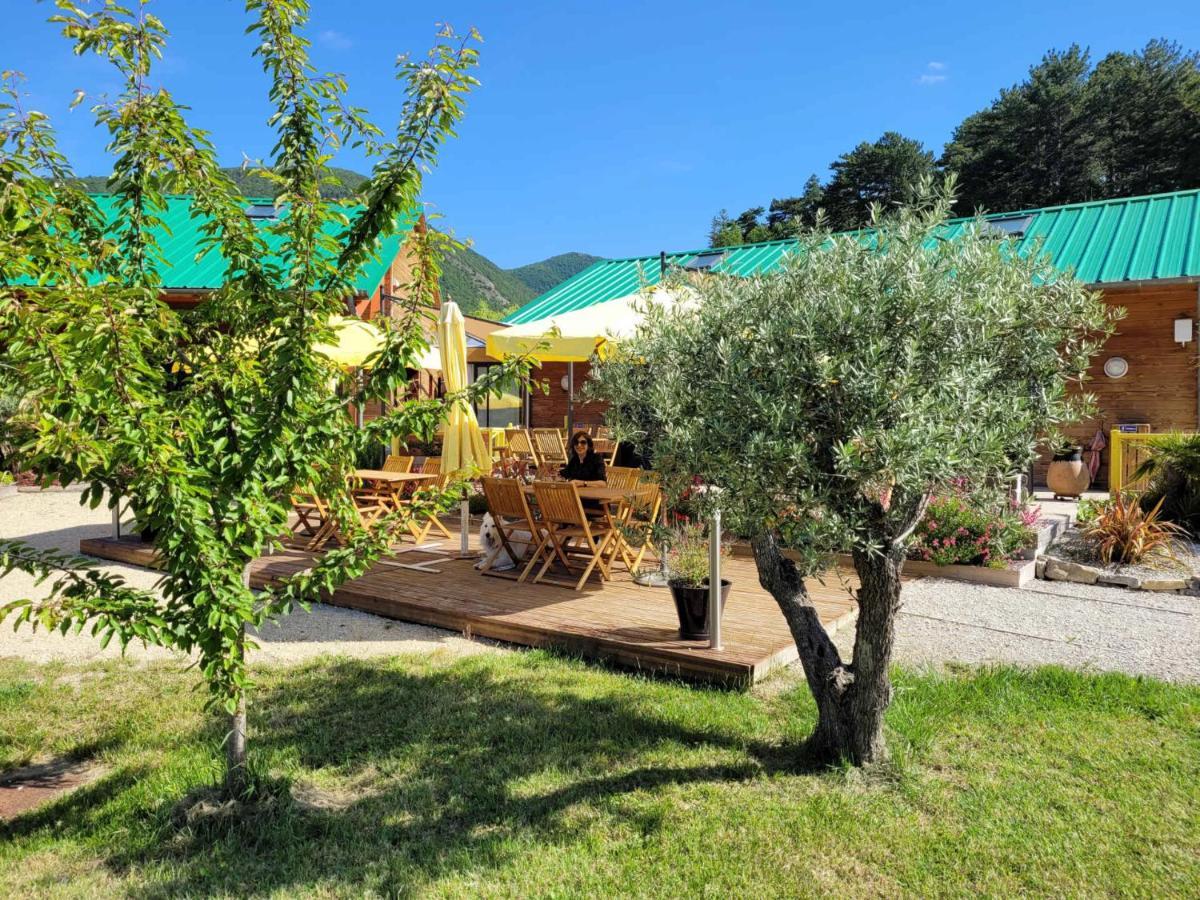 Les Chalets De Saint Maurice Dieulefit Exterior foto